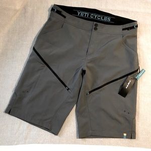 New Yeti Cycles Freeland 2.0 Short Mens Gunmetal Gray With Black Accents X-Large